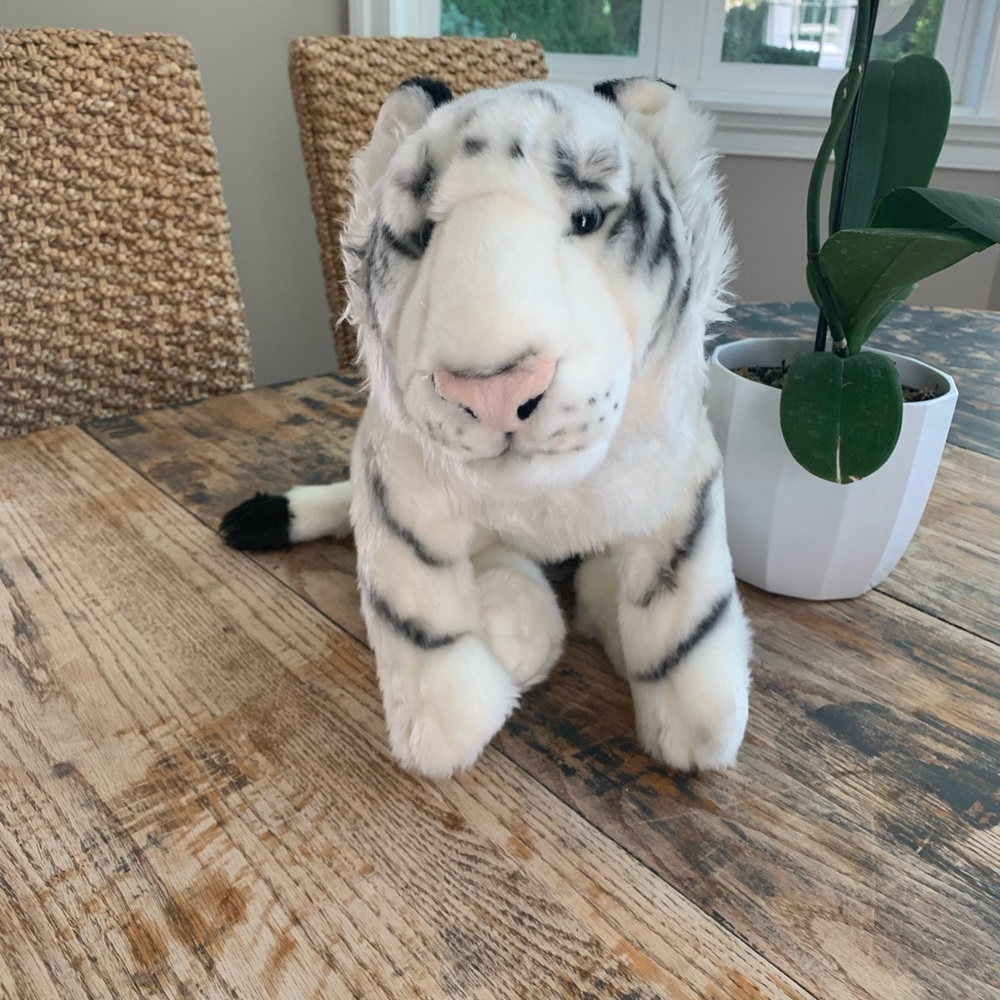 FAO Swartz Snow Leopard